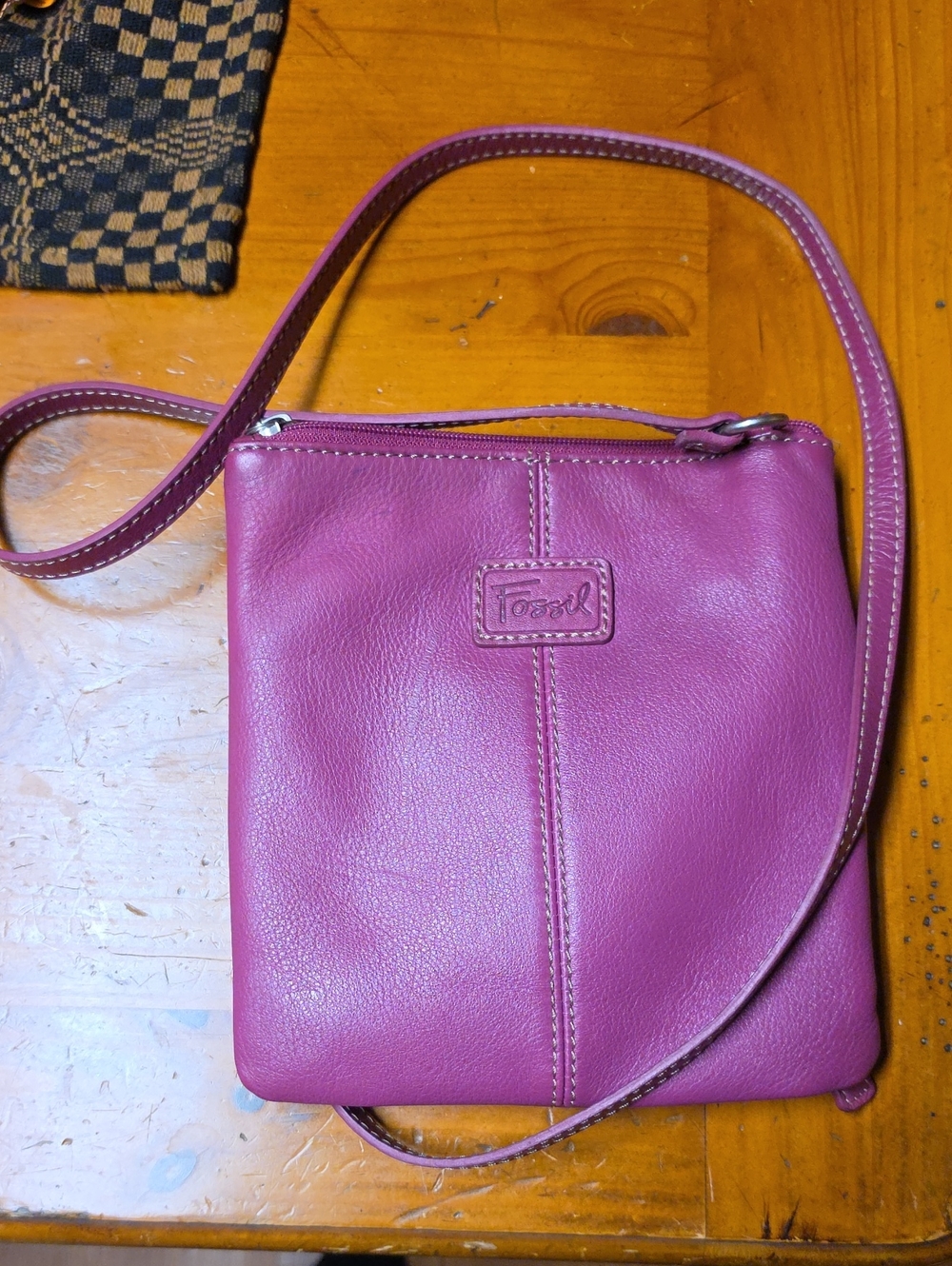 Fossil Small Crossbody Bag in Magenta